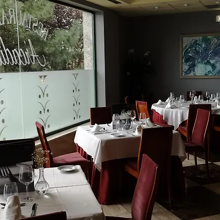 Alda Rio Tormes 호텔 산타마리타데토르메스